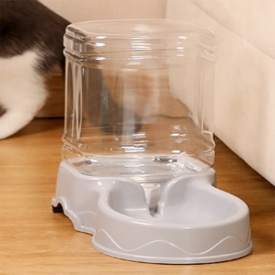 Large capacity dog bowl