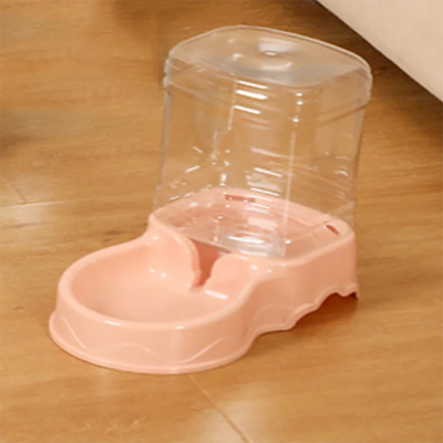 Large capacity dog bowl