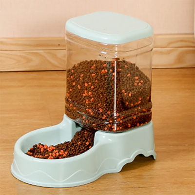 Large capacity dog bowl