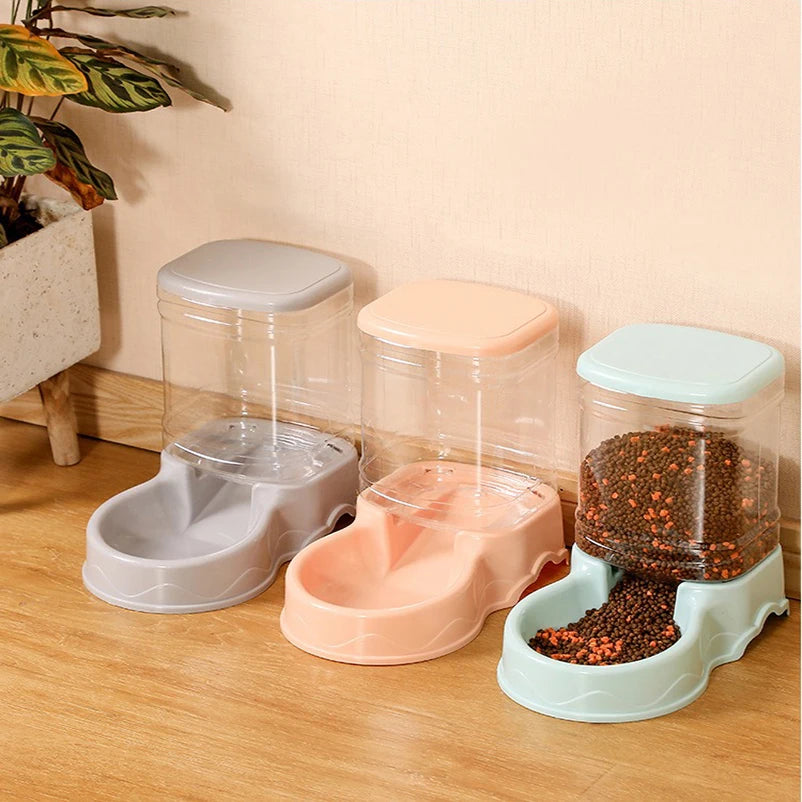 Large capacity dog bowl